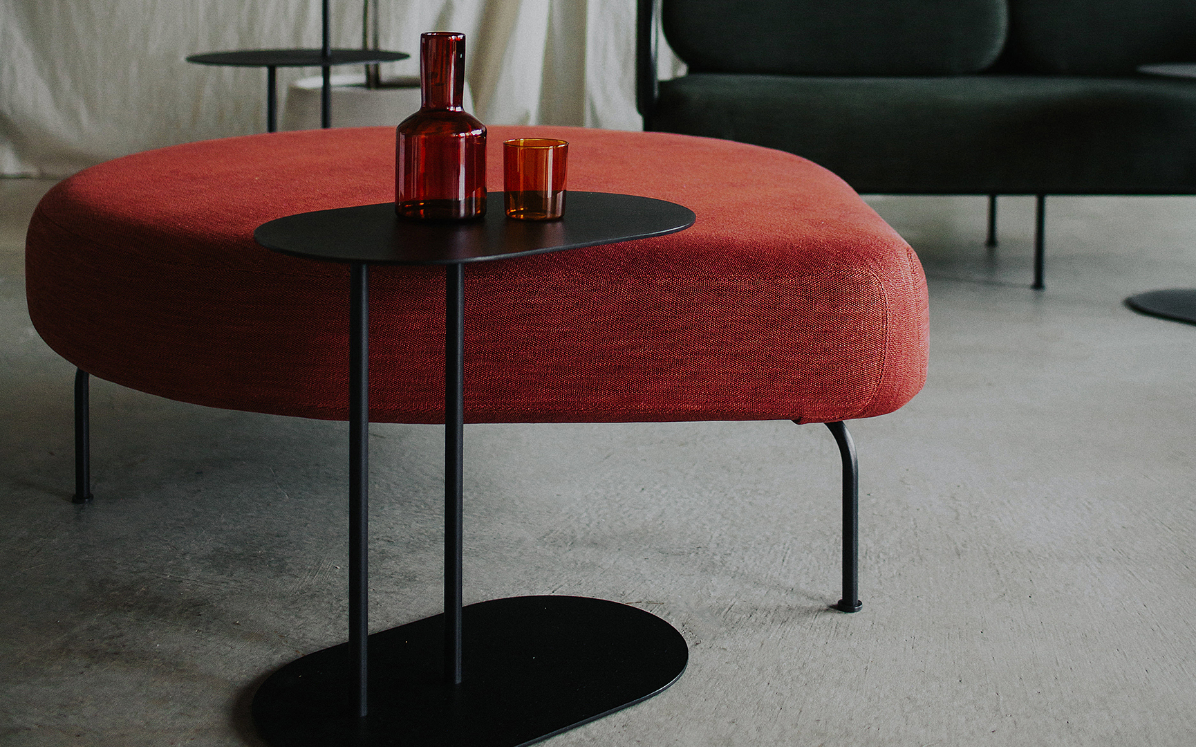 6johan WAVE SIDE TABLE クリアブラック Nave Side Tables | Stylecraft